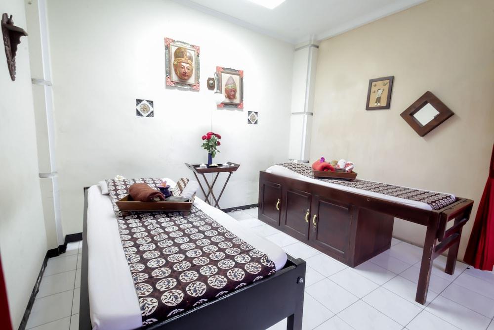 Royal Orchids Garden Hotel&Condominium Batu  Buitenkant foto
