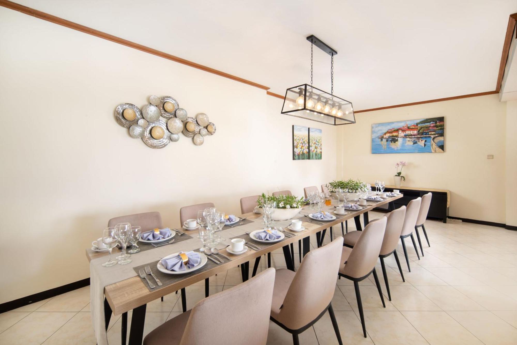 Royal Orchids Garden Hotel&Condominium Batu  Buitenkant foto