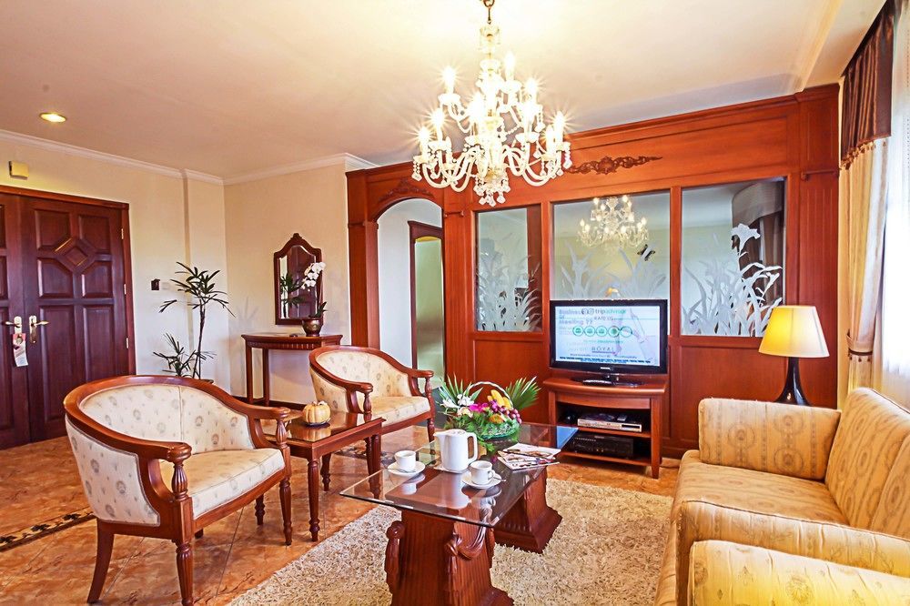 Royal Orchids Garden Hotel&Condominium Batu  Buitenkant foto