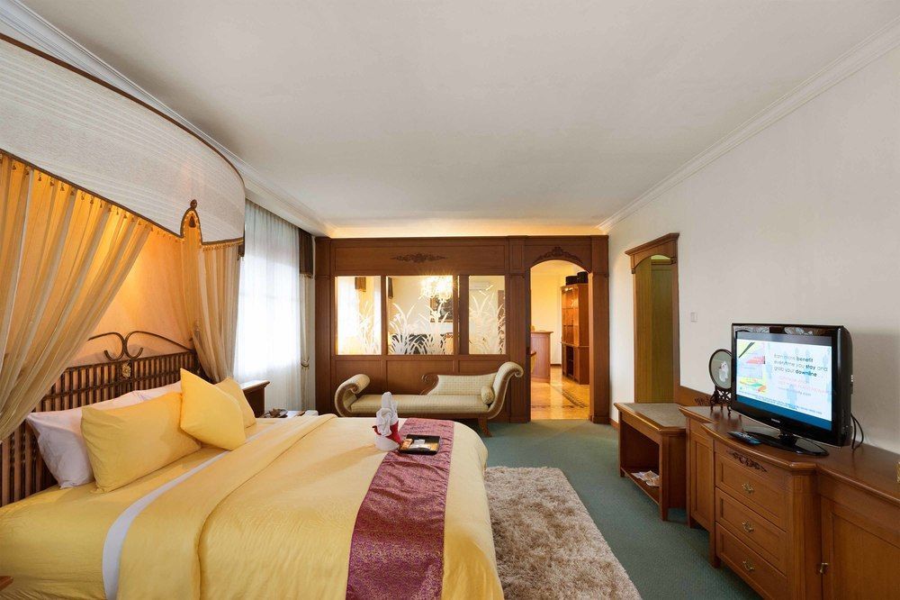 Royal Orchids Garden Hotel&Condominium Batu  Buitenkant foto